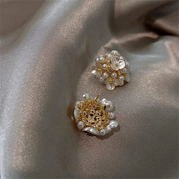 Flower Pearl Stud Earrings - Picture 3 of 3